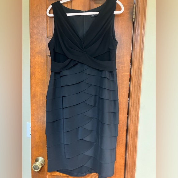 Women’s black dress - Picture 1 of 3